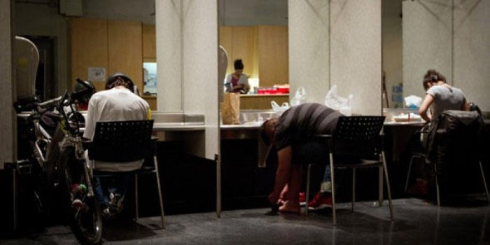 salle-de-consommation-de-drogue-a-vancouver-au-canada_2644892_800x400